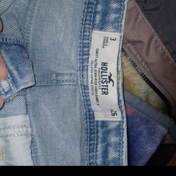 HOLLISTER ultra high rise jean shorts - Picture 5 of 5